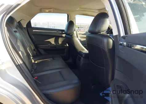 2009 Chrysler 300 Touring/Signature Series/Executive Series from USA, damaged, VIN 2C3KA53V89H617279